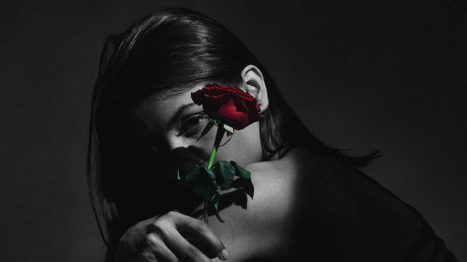 Pratik Anand - Best Fashion Photographer in Dehli What is a test shoot in Fashion Photography?